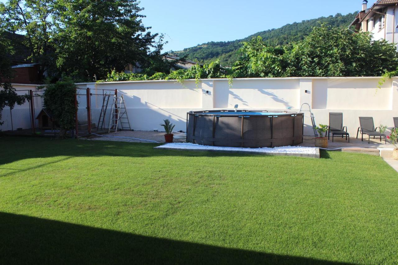 Pretty Garden Villa Orsova Bagian luar foto
